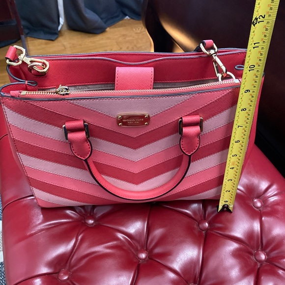 Michael Kors Purse - Picture 6 of 8